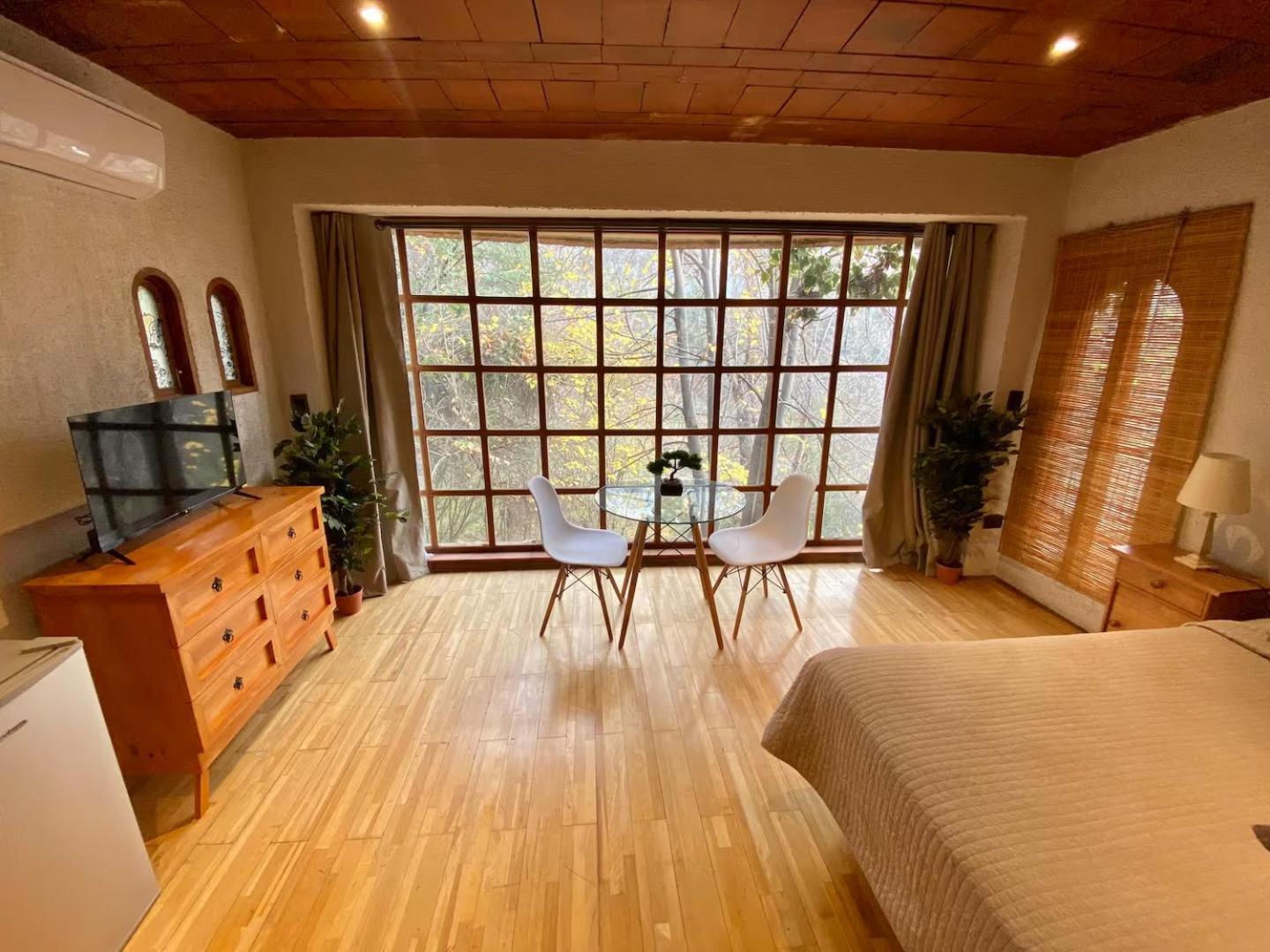 El Arroyo Lodge